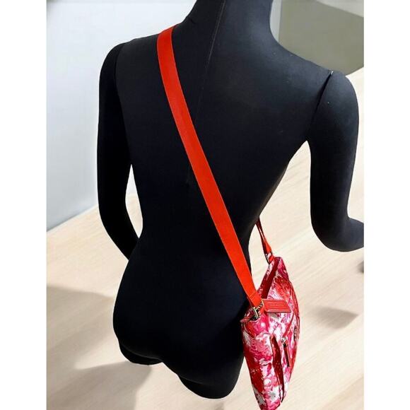 Coach F31963 Getaway Floral Print File Bag - Picture 5 of 10